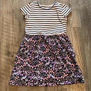 Girls dress with pockets